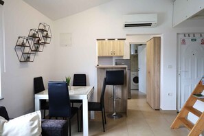 Dining - Holiday apartment FLAT WITH AIR CONDITIONING (Umag)
