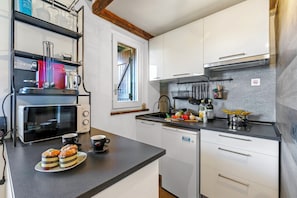 Honeymoon Apartment, Multiple Bedrooms (La Chicchetta) | Private kitchen - La Chicchetta (Sauze d'Oulx)