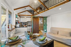 Living area - La Chicchetta Balcony & Mountain Views (Sauze d'Oulx)
