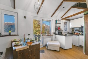Honeymoon Apartment, Multiple Bedrooms (La Chicchetta) | Interior - La Chicchetta (Sauze d'Oulx)