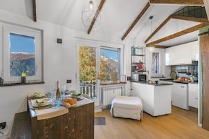 Honeymoon Apartment, Multiple Bedrooms (La Chicchetta) | Interior
