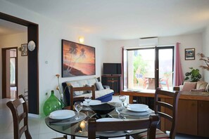 TV - Holiday apartment with air conditioning (Umag)