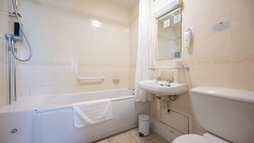 Single Room | Bathroom | Towels, soap, shampoo, toilet paper