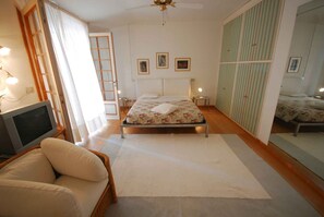 4 bedrooms - Holiday flat with air conditioning and garden (Lignano Sabbiadoro)