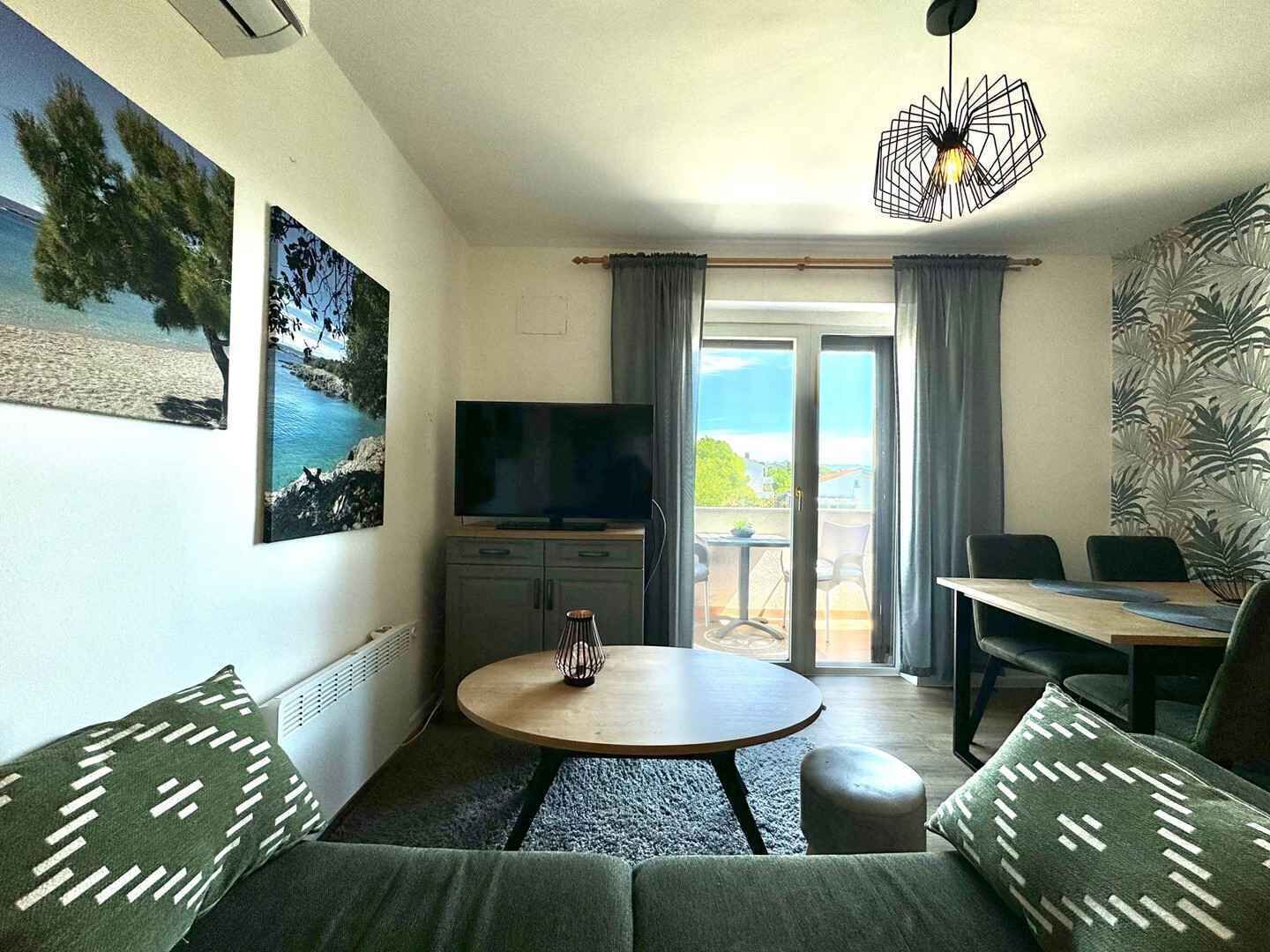 TV