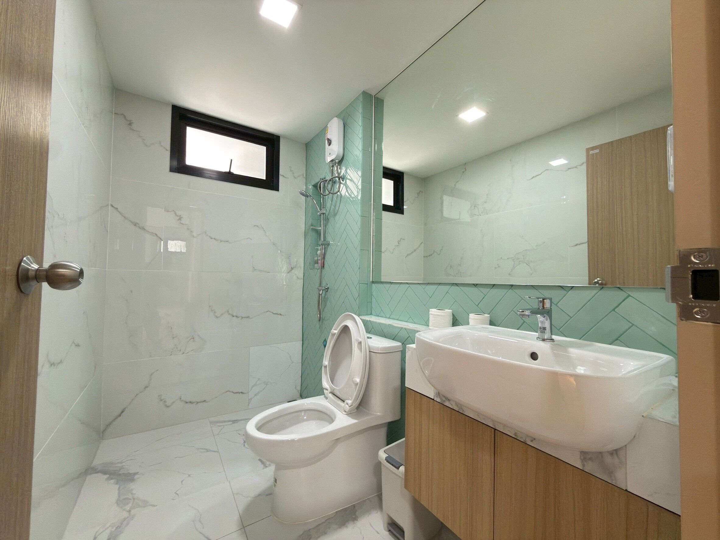 Phòng đôi Superior | Phòng tắm | Máy sấy tóc, khăn tắm, xà phòng, dầu gội 