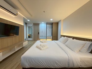 Superior Double Room | Free WiFi, bed sheets - Armass Residence (Bangkok)