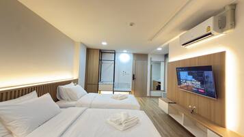 Superior Twin Room | Desk, free WiFi