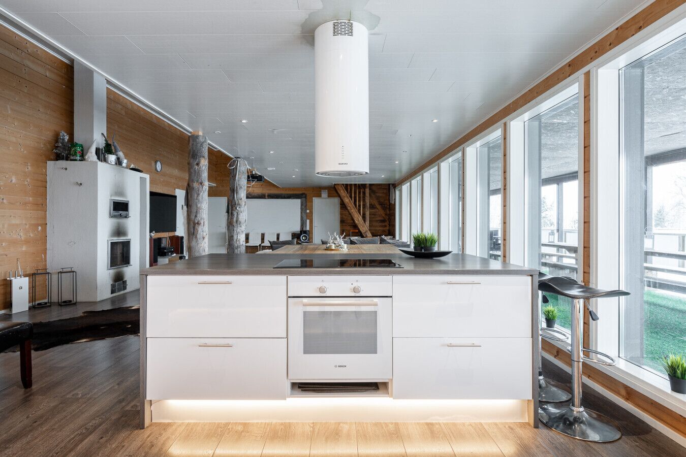 Frigorífic, microones, forn i placa de cuina 