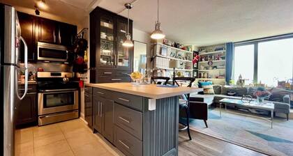 Spacious, Stylish Manhattan 1-bedroom Apartment in Elevator/Doorman Building