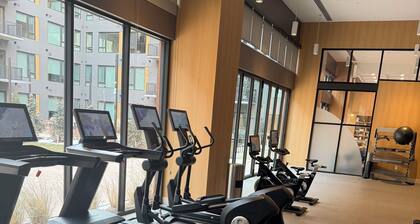 Cozy 1-bedroom apartment with AC in serene Aurora