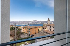 Unclassified image, 3 of 34, button - Lake View Dream: Modern Apartment with Lake View and Elevator in San Zeno di Montagna, 1st Floor (San Zeno di Montagna)