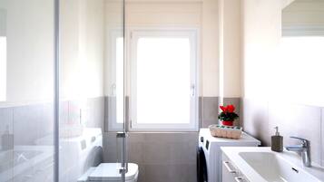 シャワー、タオル