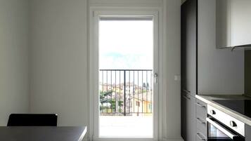 KĂŒhlschrank, Mikrowelle, Ofen, Herdplatte