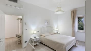 Ferros/tábuas de passar roupa, Wi-Fi, roupa de cama