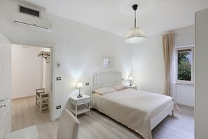 Ferros/tábuas de passar roupa, Wi-Fi, roupa de cama