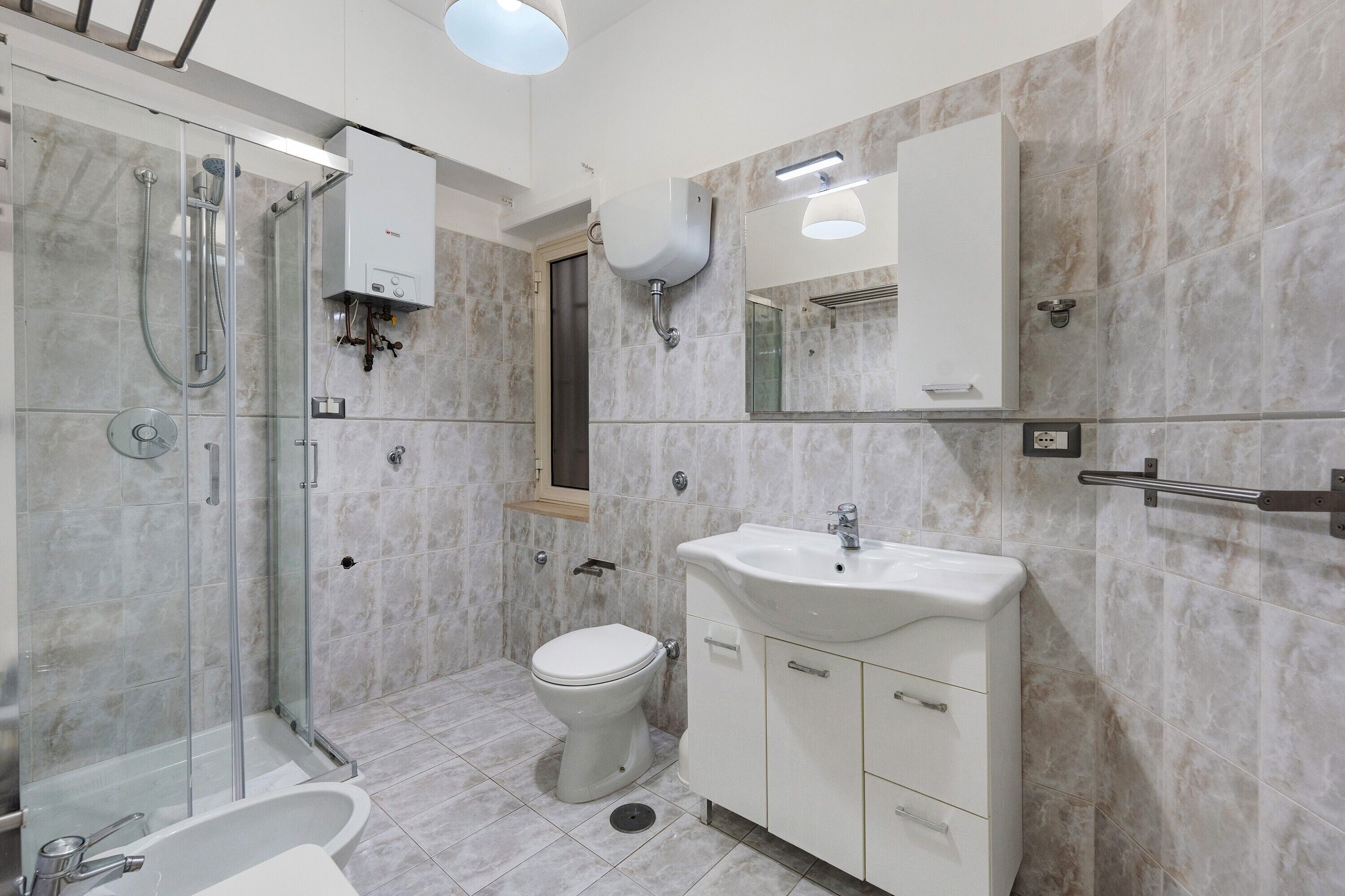 Ducha, secador de pelo, toallas