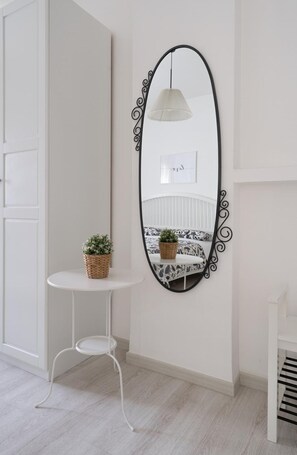 Interior - Son Blanc Pompei Scavi Apartment with Wi-Fi and Air Conditioning (Pompei)