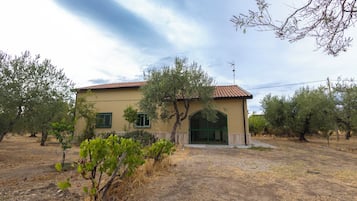 Casa, vista giardino | Esterni