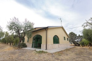 House, Garden View | Exterior - BasicNature (Lavello)