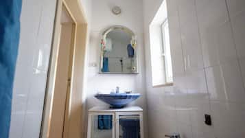 Casa, vista giardino | Bagno