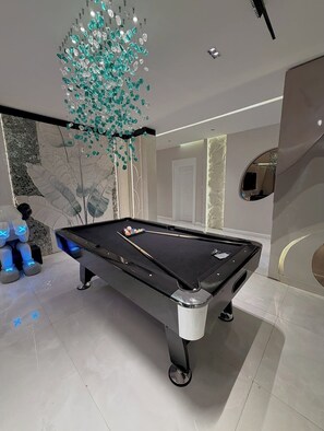 Deluxe Apartment, Balcony, City View | Games room - Black Space Reality (Lagos)