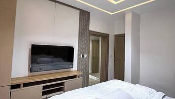 Deluxe Apartment, Balcony, City View