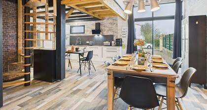 Modern house with garden for 9