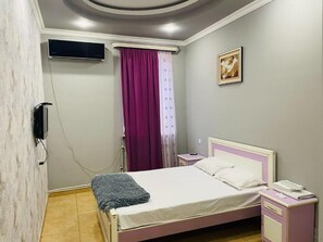 Free WiFi - Aero Hotel (Parakar)