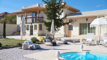 Piscine extérieure, piscine chauffée