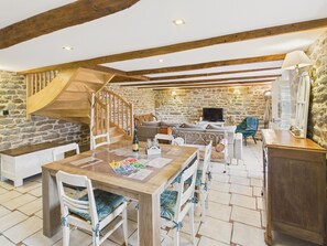 Interior - Charming house for 6, 900 m from the beach (Treffiagat)
