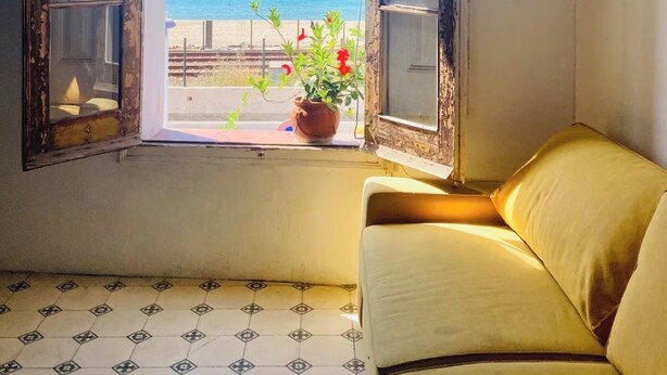 Unclassified image, 1 of 8, button - Beachfront house. 30 minutes from Barcelona (Premià de Mar)