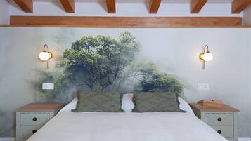 6 bedrooms, desk, iron/ironing board, Internet