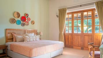 Villa Deluxe, balcón, vista a la alberca | Tabla de planchar con plancha y wifi gratis