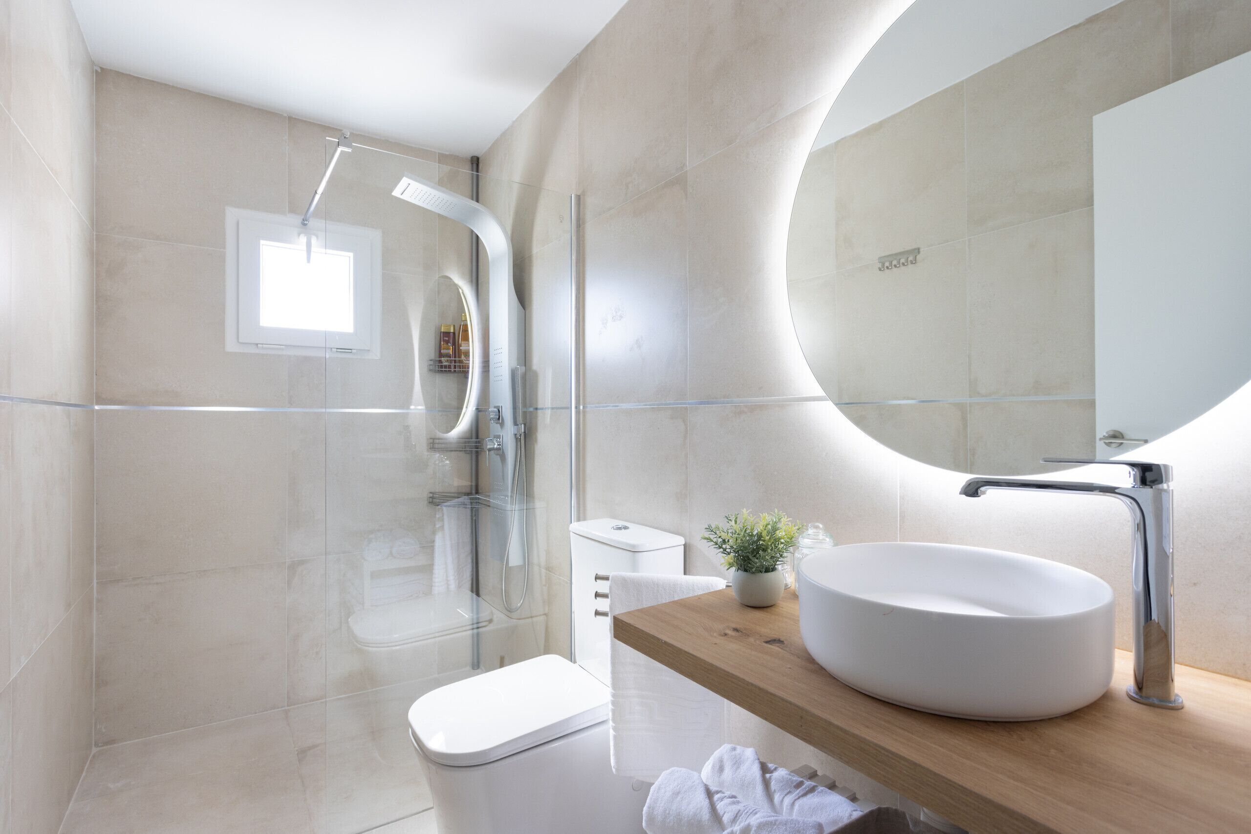 Douche, serviettes fournies