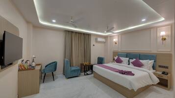 Premium Double Room | Desk, laptop workspace, free WiFi