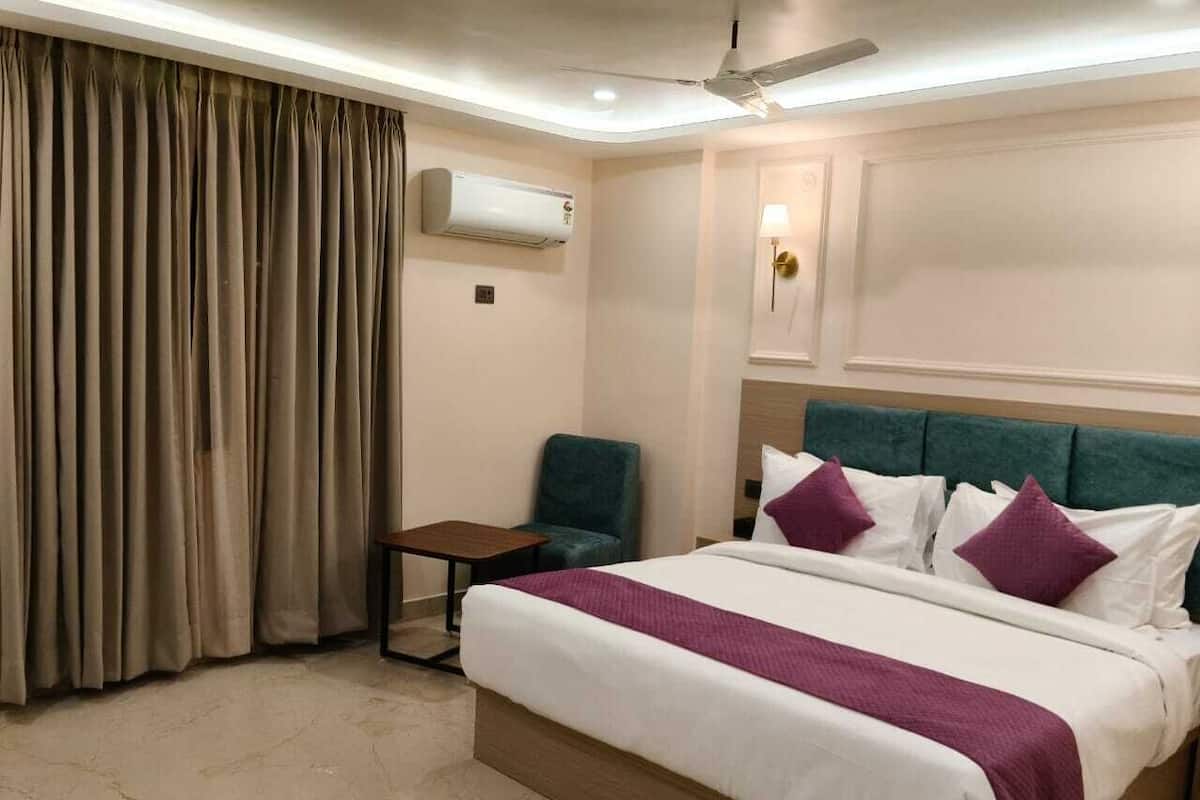 Superior Double Room | Desk, laptop workspace, free WiFi