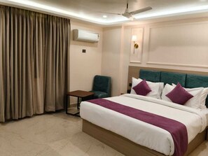 Kamar Double Superior | Meja kerja, ruang kerja ramah laptop, dan Wi-Fi gratis