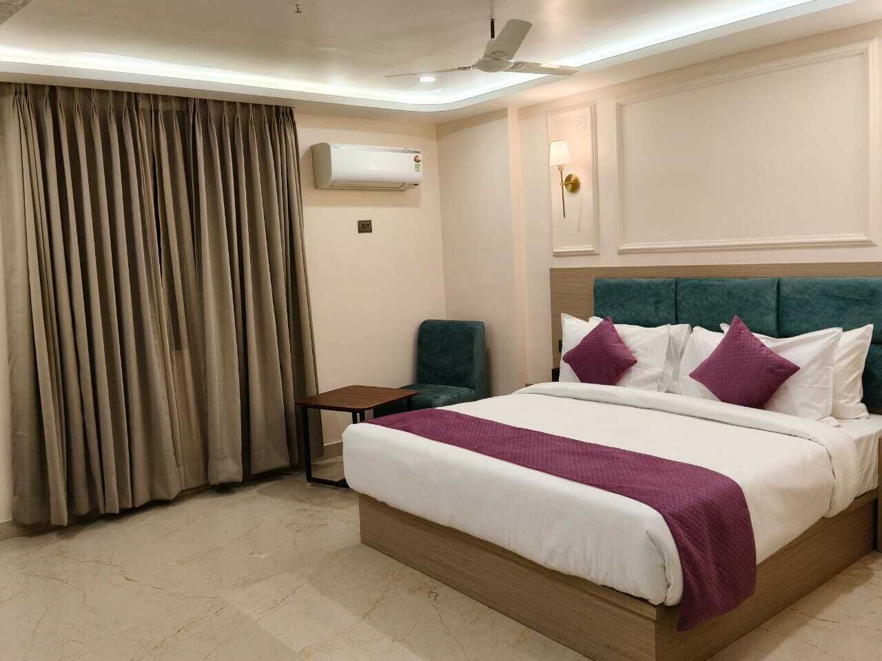 Premium Double Room | Desk, laptop workspace, free WiFi