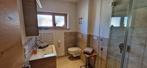 Doccia, asciugacapelli, asciugamani