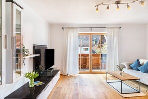 TV - Apartment 'Wetterstoa' with Mountain Views (Mittenwald)