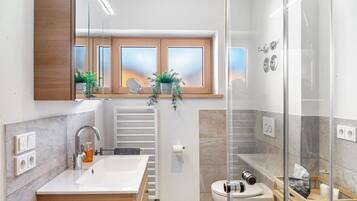 Doccia, asciugacapelli, asciugamani