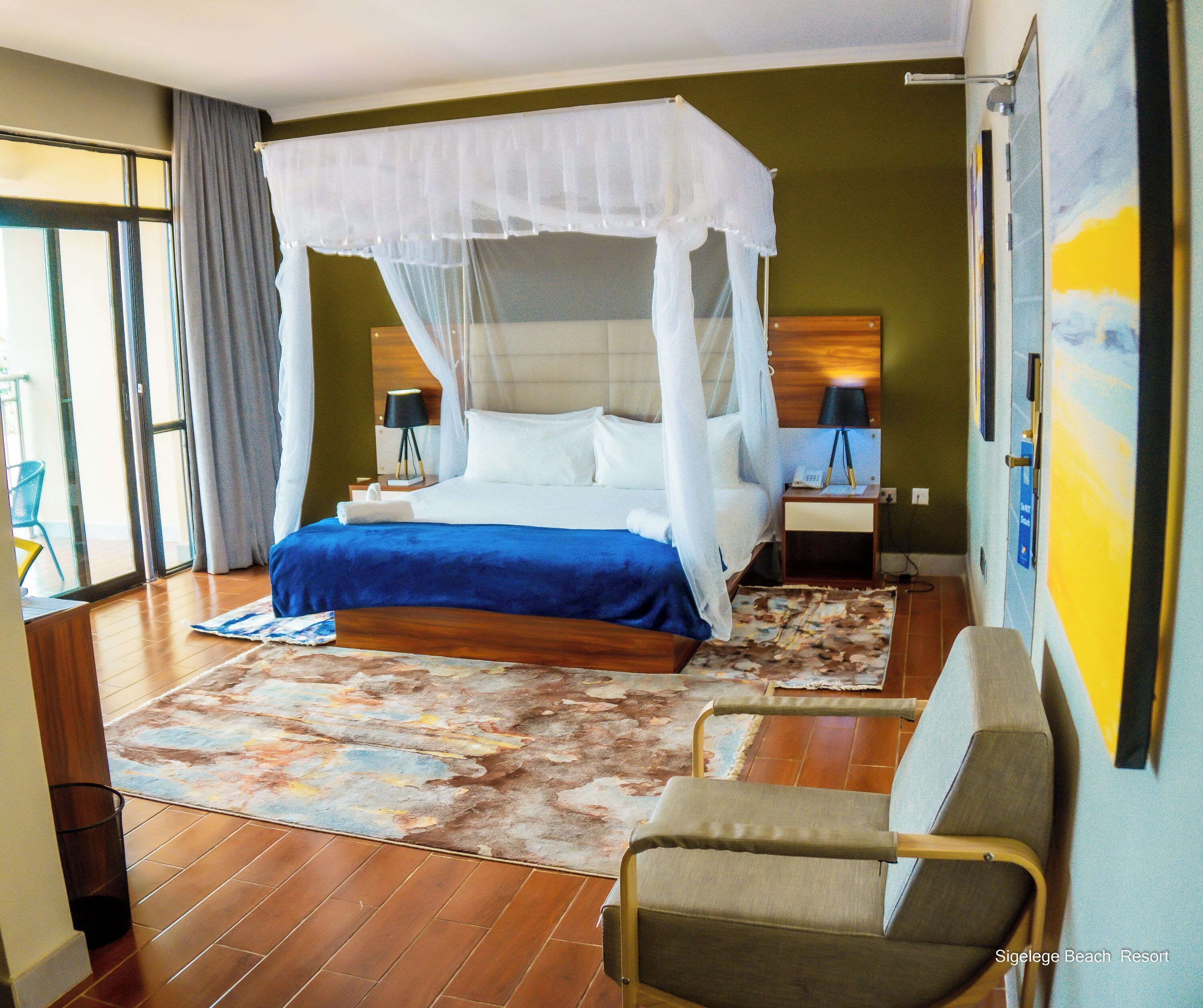 Deluxe Double Room, Lake View | Meja, Wi-fi percuma 