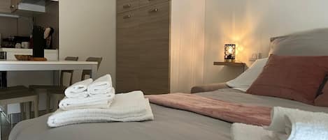 1 habitación, wifi y ropa de cama