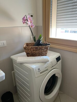 Interior - Cozy 1-bedroom apartment in lovely Verona with AC near the historic center (Verona)