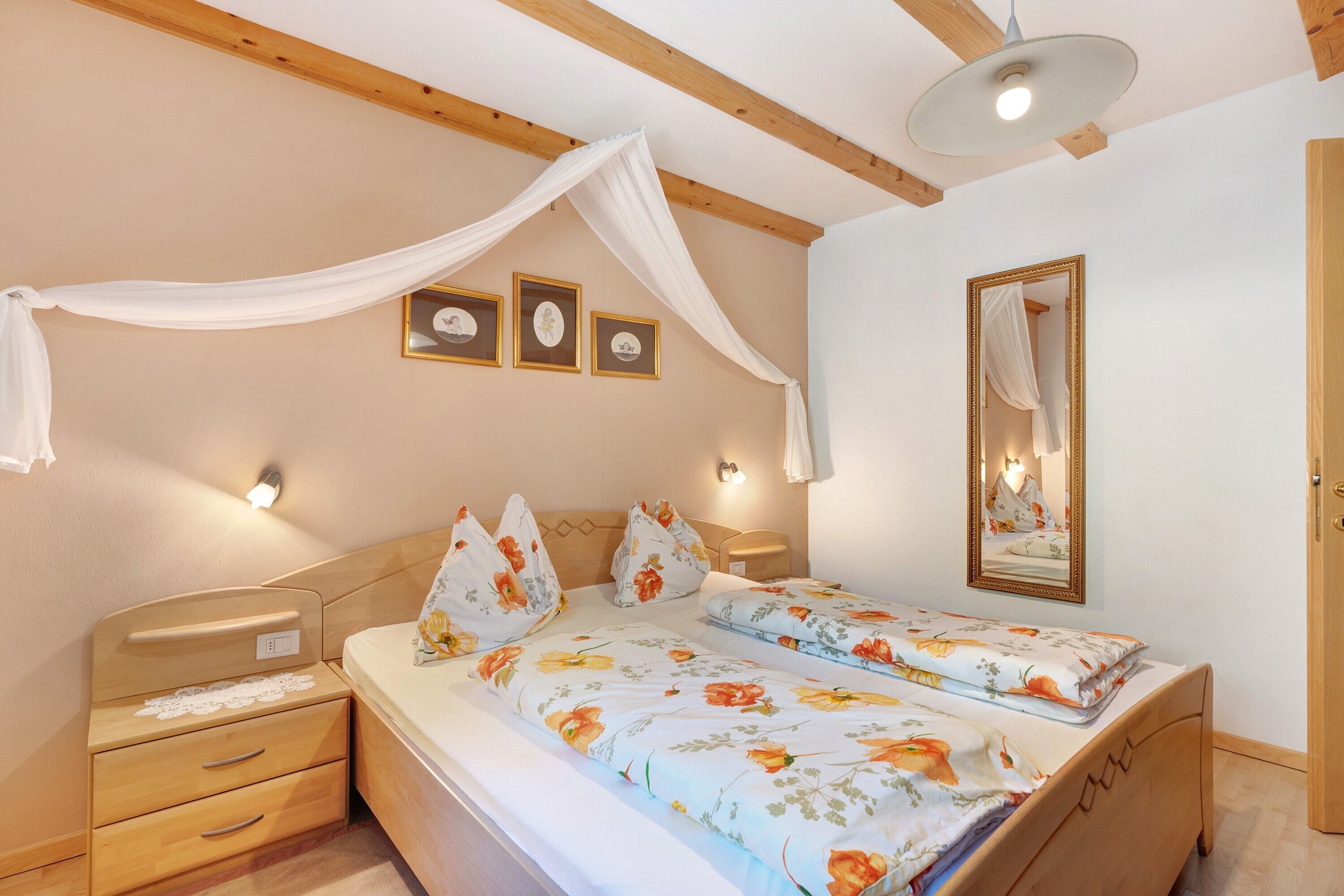 WiFi, bed sheets