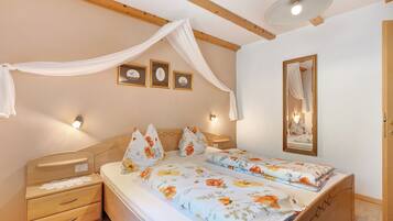WiFi, bed sheets
