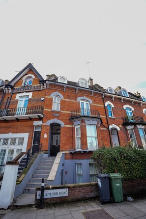 Exterior - Spacious Central London Townhouse: Cinema Room, Garden & Skyline Views (London)
