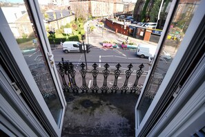 Interior - Spacious Central London Townhouse: Cinema Room, Garden & Skyline Views (London)