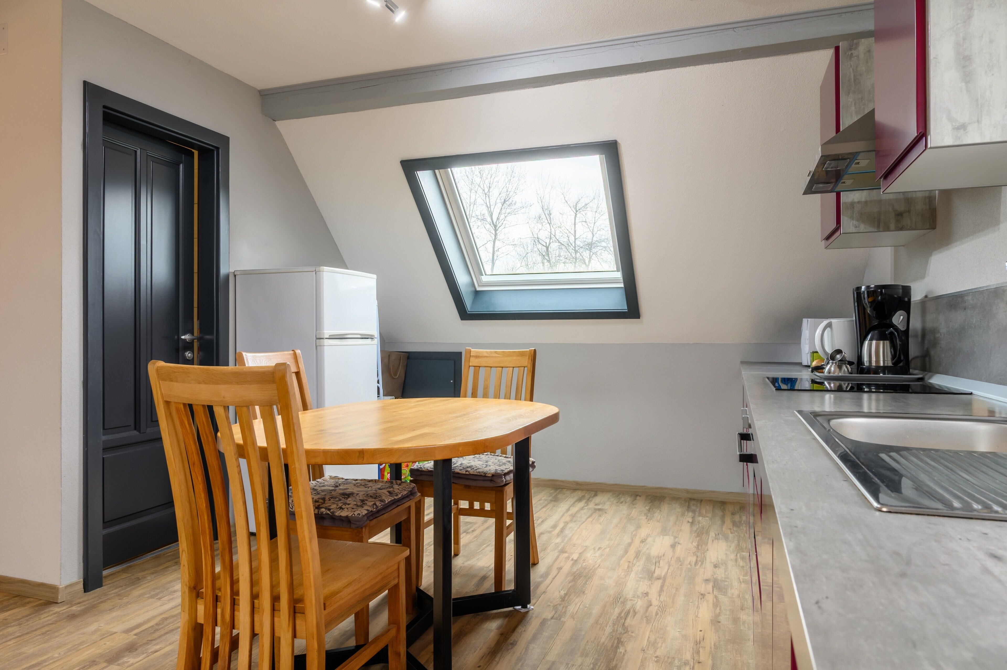 Refrigerador, microondas, horno, placa de cocina